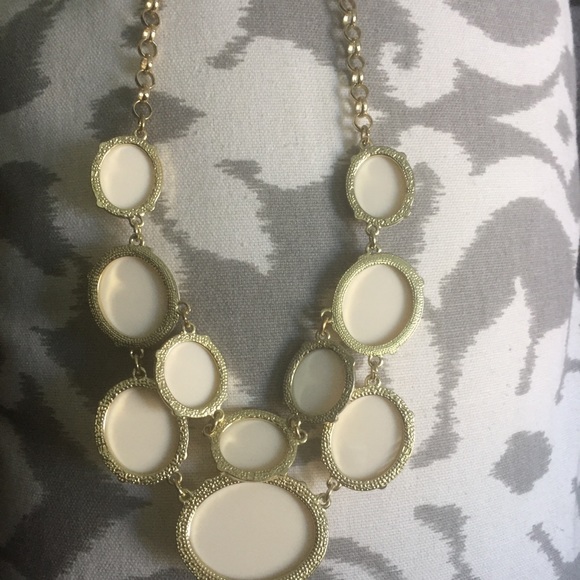 Statement necklace - Picture 4 of 4